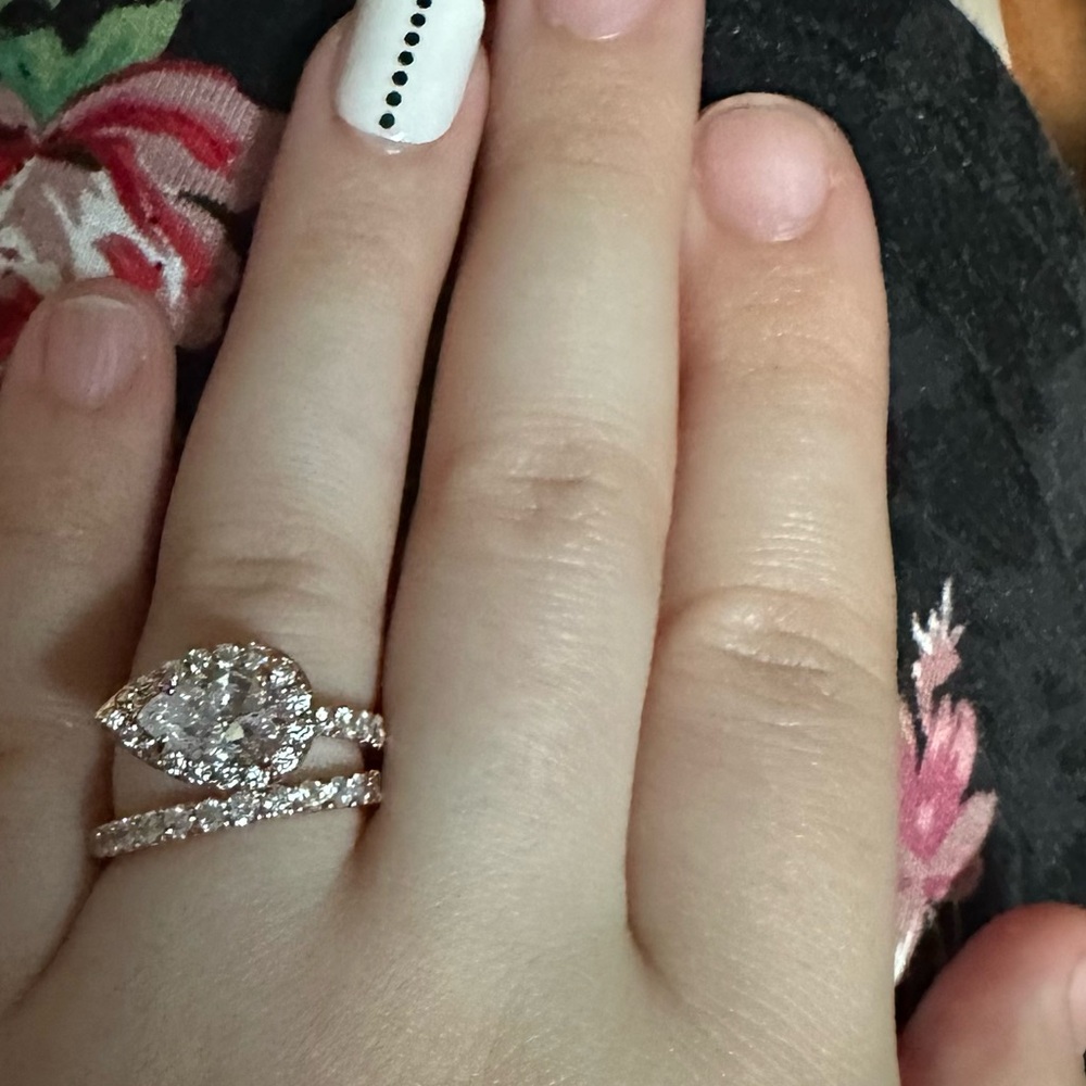Elegant Rose Gold Teardrop Ring Set